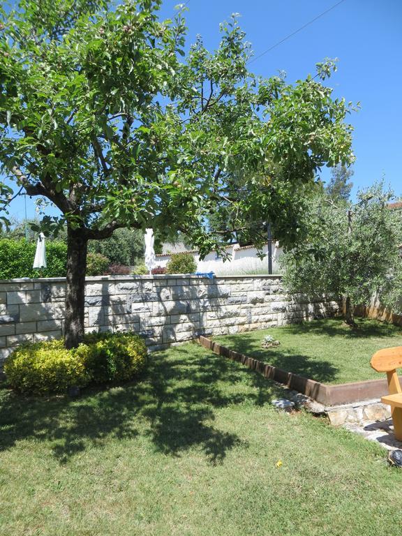 Apartments Sandra Porec Exterior photo